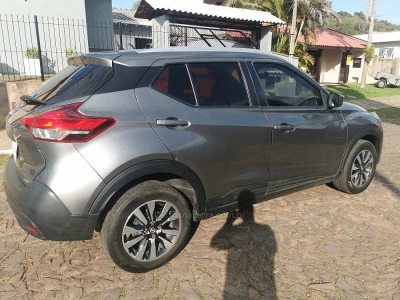 KICKS 1.6 16V FLEX S XTRONIC 4P AUTOMÁTICO - 2018 - SãO SEBASTIãO DO CAí