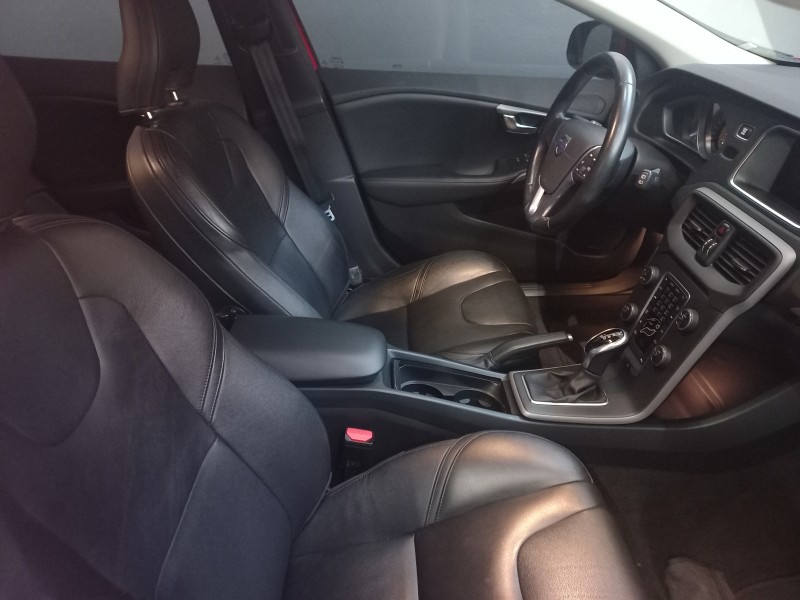V40 2.0 T4 COMFORT TURBO GASOLINA 4P AUTOMÁTICO - 2015 - BENTO GONçALVES