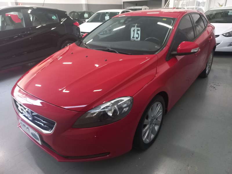 V40 2.0 T4 COMFORT TURBO GASOLINA 4P AUTOMÁTICO - 2015 - BENTO GONçALVES