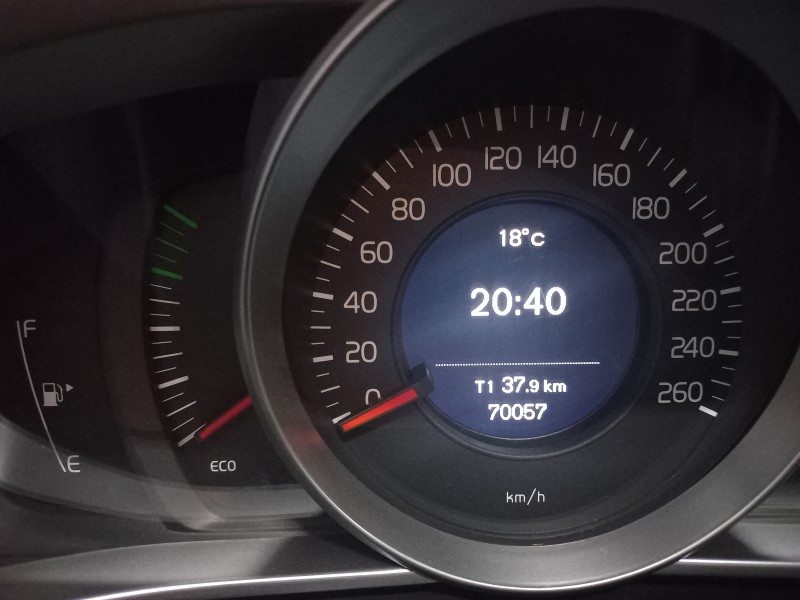 V40 2.0 T4 COMFORT TURBO GASOLINA 4P AUTOMÁTICO - 2015 - BENTO GONçALVES