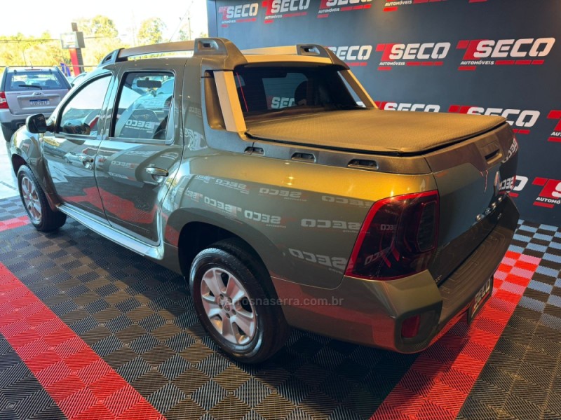 DUSTER OROCH 2.0 16V FLEX DYNAMIQUE 4P MANUAL - 2016 - PASSO FUNDO