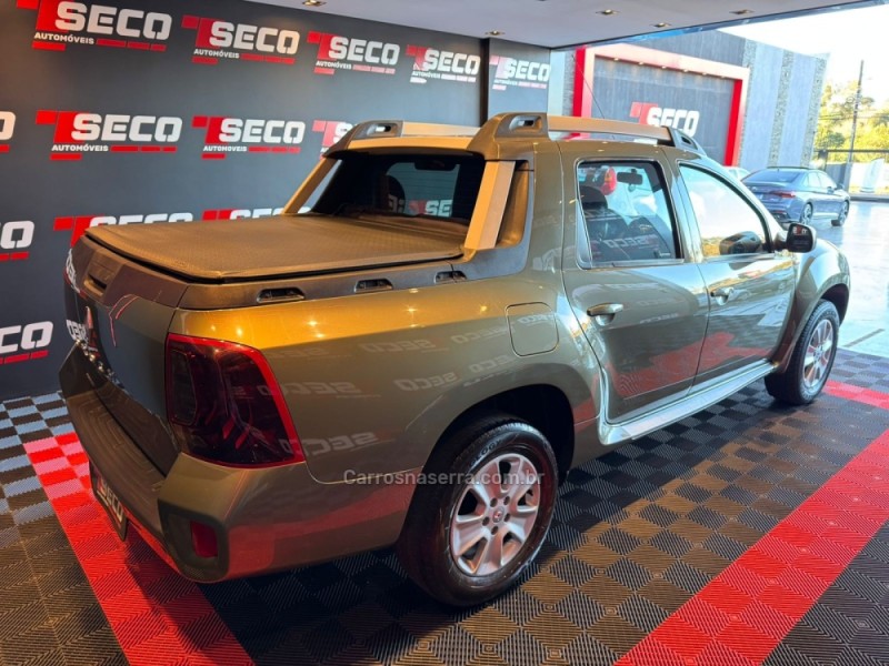 DUSTER OROCH 2.0 16V FLEX DYNAMIQUE 4P MANUAL - 2016 - PASSO FUNDO