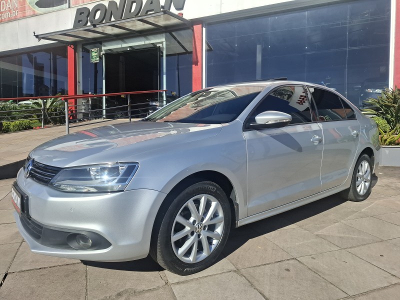 JETTA 2.0 COMFORTLINE FLEX 4P TIPTRONIC - 2013 - FARROUPILHA