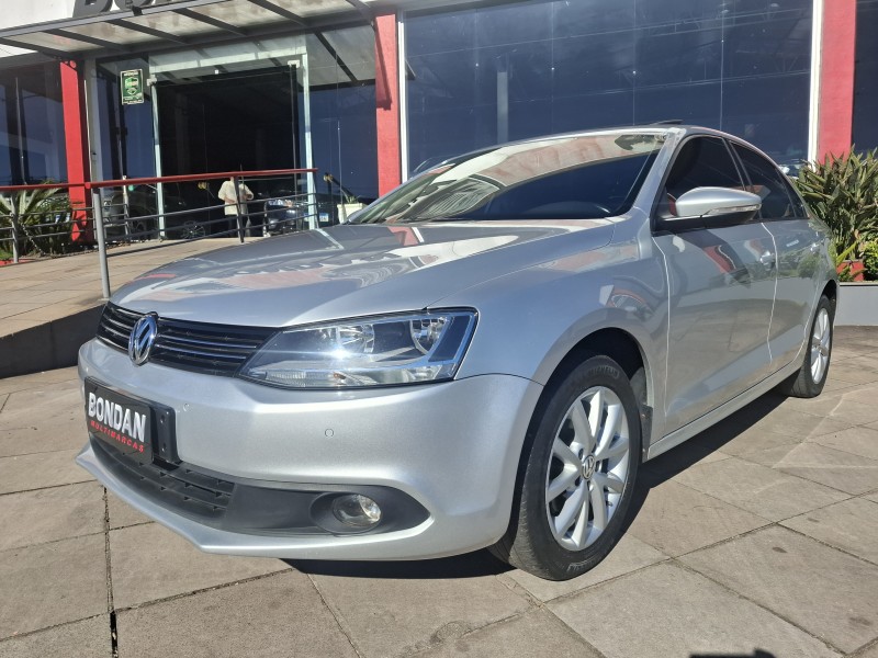 JETTA 2.0 COMFORTLINE FLEX 4P TIPTRONIC - 2013 - FARROUPILHA