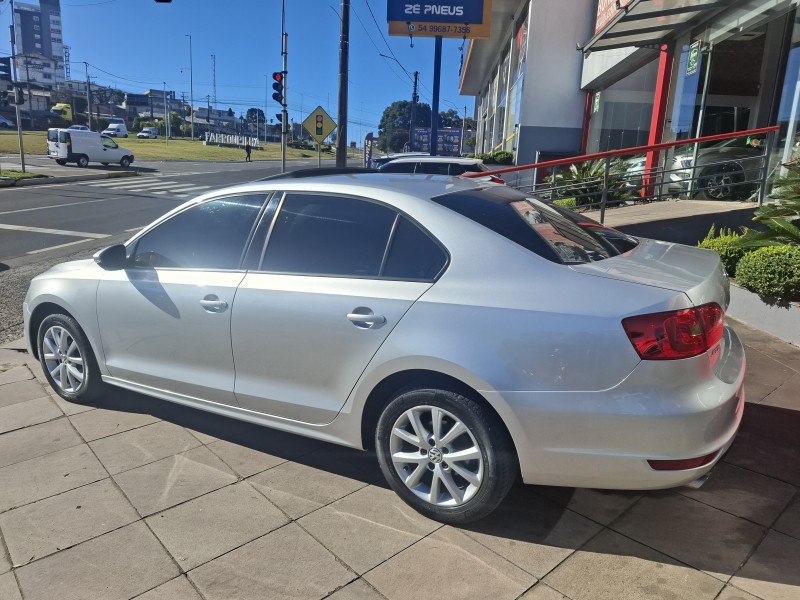 JETTA 2.0 COMFORTLINE FLEX 4P TIPTRONIC - 2013 - FARROUPILHA