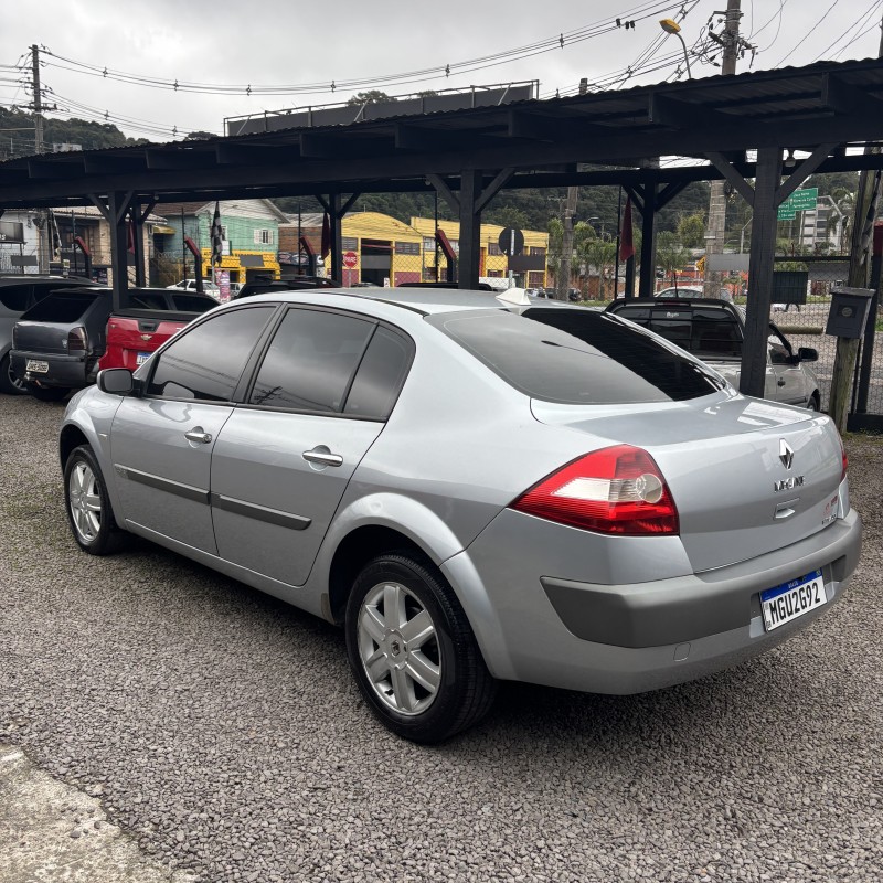 MÉGANE 2.0 DYNAMIQUE SEDAN 16V GASOLINA 4P MANUAL - 2007 - CAXIAS DO SUL