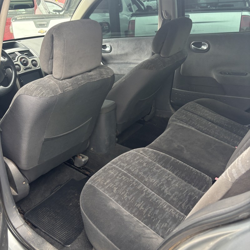 MÉGANE 2.0 DYNAMIQUE SEDAN 16V GASOLINA 4P MANUAL - 2007 - CAXIAS DO SUL