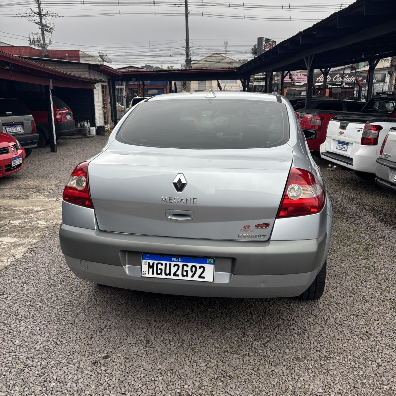 MÉGANE 2.0 DYNAMIQUE SEDAN 16V GASOLINA 4P MANUAL - 2007 - CAXIAS DO SUL