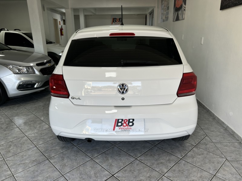 GOL 1.0 12V MPI TOTALFLEX 4P MANUAL - 2023 - NOVA PRATA