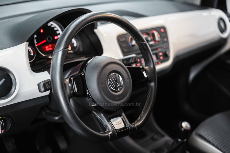 UP 1.0 TSI CROSS 12V FLEX 4P MANUAL - 2017 - PORTO ALEGRE