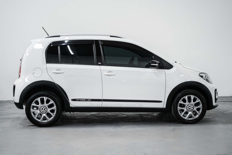 UP 1.0 TSI CROSS 12V FLEX 4P MANUAL - 2017 - PORTO ALEGRE