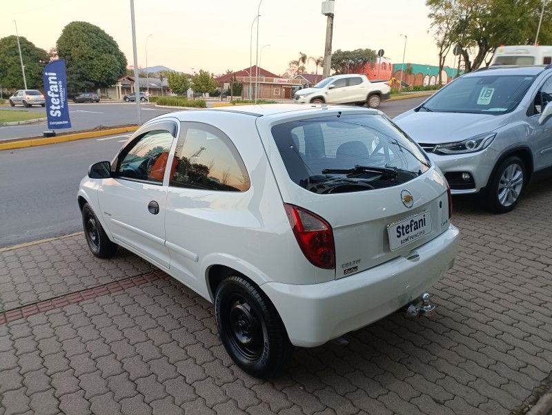 CELTA 1.0 MPFI SPIRIT 8V FLEX 2P MANUAL - 2011 - BOM PRINCíPIO