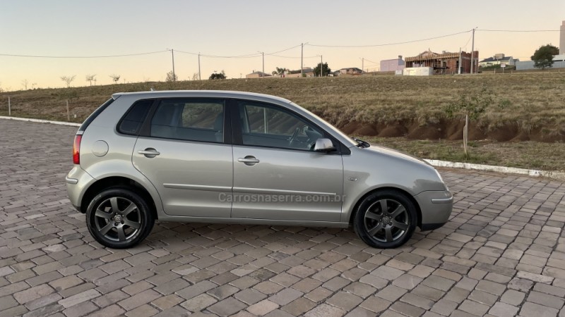 POLO 1.6 MI PLUS 8V GASOLINA 4P MANUAL - 2003 - VILA FLORES
