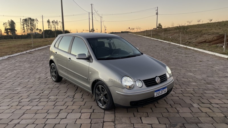 POLO 1.6 MI PLUS 8V GASOLINA 4P MANUAL - 2003 - VILA FLORES