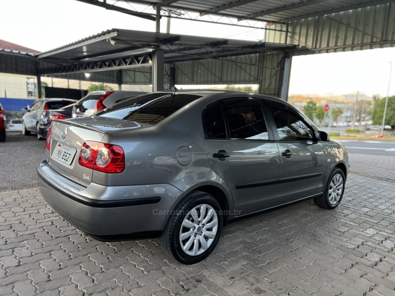 POLO SEDAN 1.6 MI 8V FLEX 4P MANUAL - 2007 - BOM PRINCíPIO