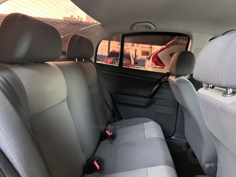POLO SEDAN 1.6 MI 8V FLEX 4P MANUAL - 2007 - BOM PRINCíPIO