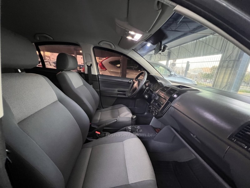 POLO SEDAN 1.6 MI 8V FLEX 4P MANUAL - 2007 - BOM PRINCíPIO