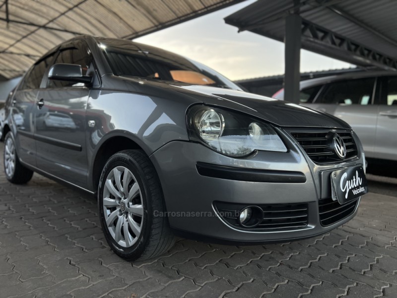 POLO SEDAN 1.6 MI 8V FLEX 4P MANUAL - 2007 - BOM PRINCíPIO