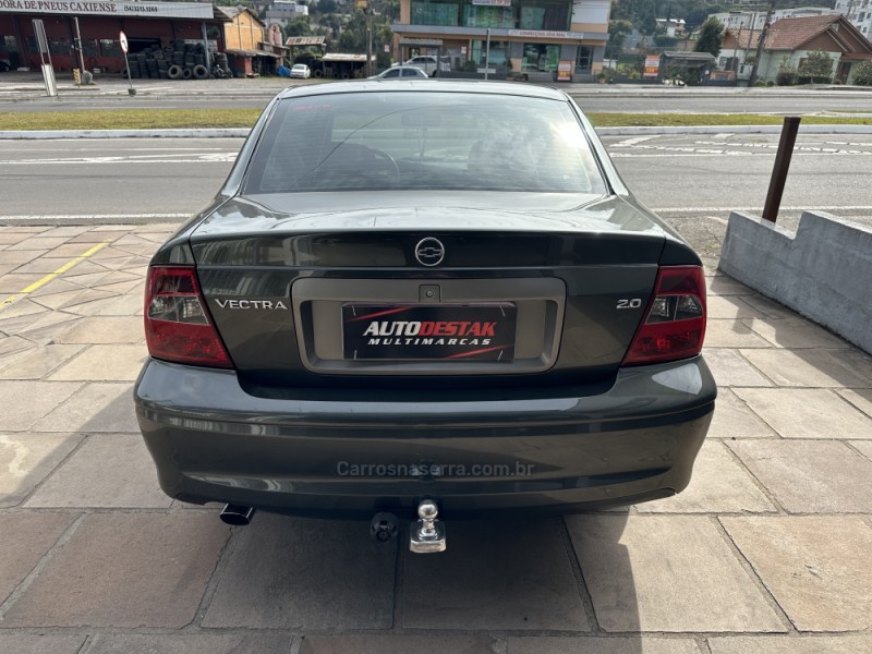 VECTRA 2.0 MPFI COLLECTION 8V GASOLINA 4P MANUAL - 2005 - CAXIAS DO SUL