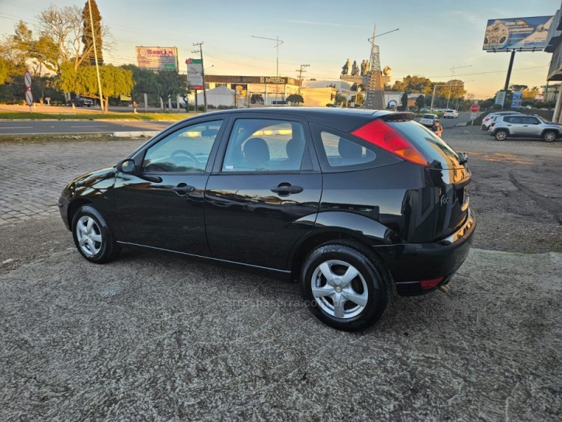 FOCUS 1.6 GL 8V FLEX 4P MANUAL