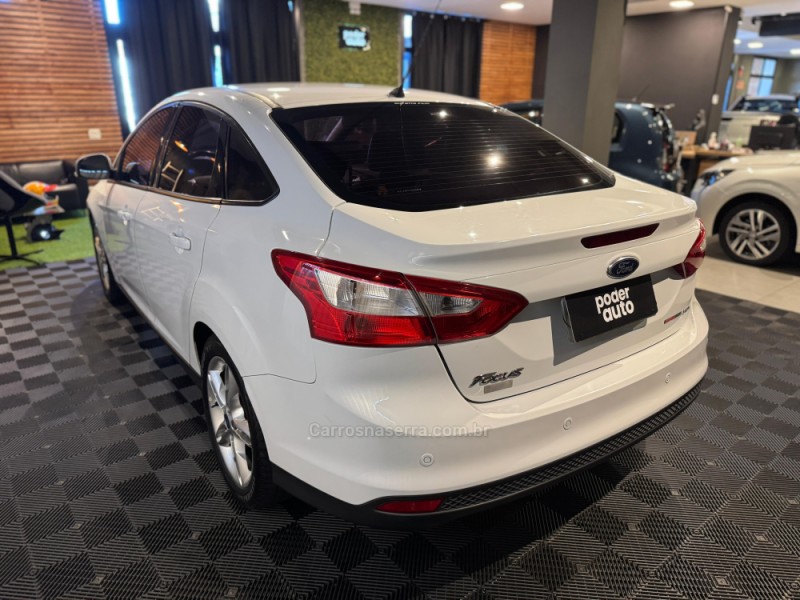 FOCUS 1.6 SE SEDAN 16V FLEX 4P AUTOMÁTICO - 2015 - FARROUPILHA