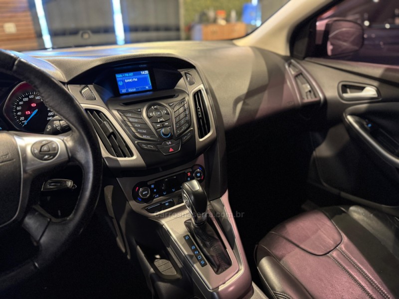 FOCUS 1.6 SE SEDAN 16V FLEX 4P AUTOMÁTICO - 2015 - FARROUPILHA