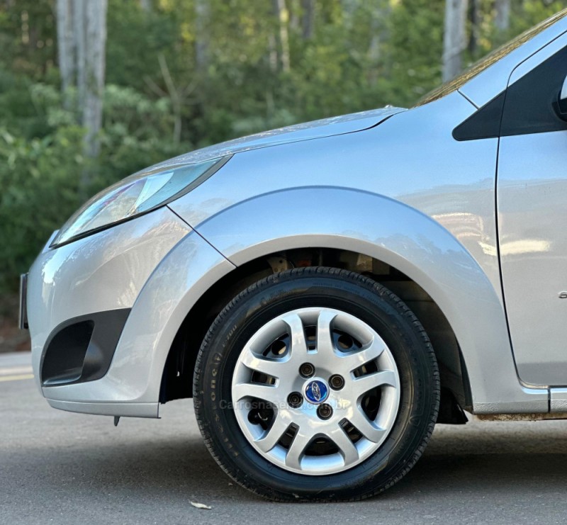 FIESTA 1.6 ROCAM HATCH 8V FLEX 4P MANUAL - 2014 - ENCANTADO