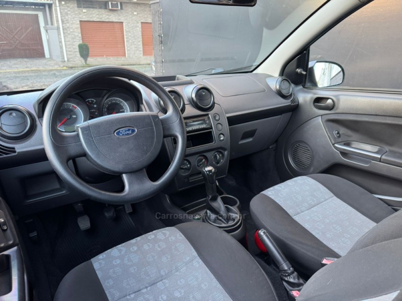 FIESTA 1.6 MPI CLASS HATCH 8V FLEX 4P MANUAL - 2011 - ESTâNCIA VELHA