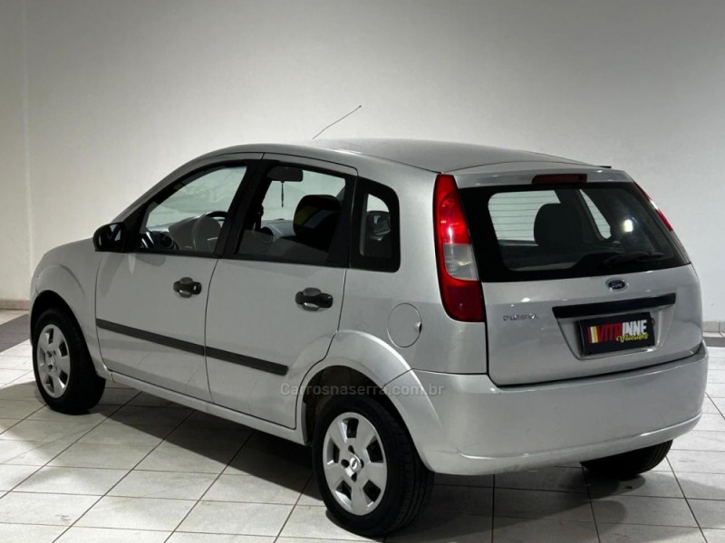 FIESTA 1.0 MPI PERSONNALITÉ 8V GASOLINA 4P MANUAL - 2004 - CAXIAS DO SUL