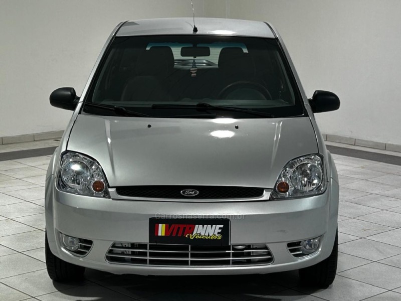 FIESTA 1.0 MPI PERSONNALITÉ 8V GASOLINA 4P MANUAL - 2004 - CAXIAS DO SUL