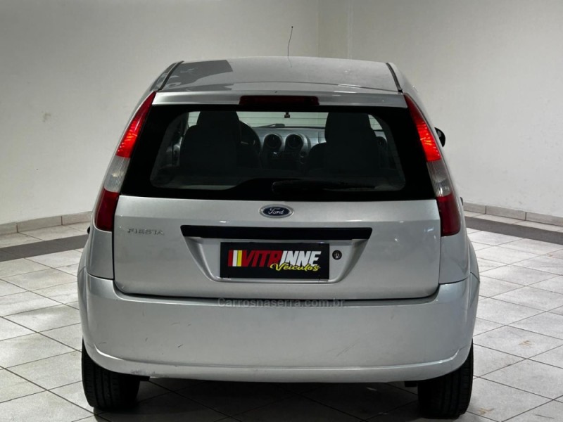 FIESTA 1.0 MPI PERSONNALITÉ 8V GASOLINA 4P MANUAL - 2004 - CAXIAS DO SUL