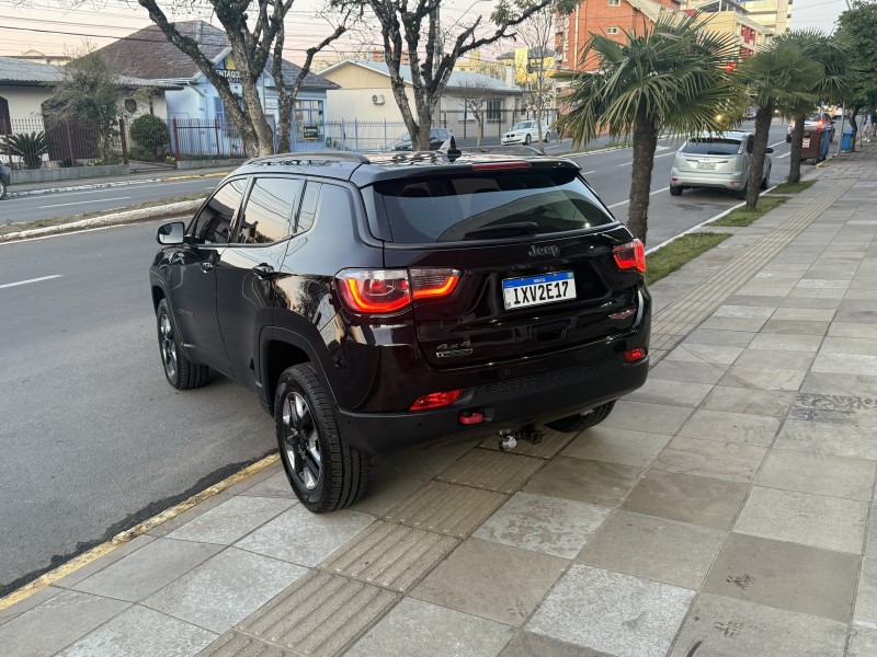COMPASS 2.0 16V DIESEL TRAILHAWK 4X4 AUTOMÁTICO - 2017 - FARROUPILHA