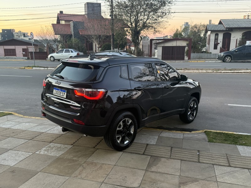 COMPASS 2.0 16V DIESEL TRAILHAWK 4X4 AUTOMÁTICO - 2017 - FARROUPILHA