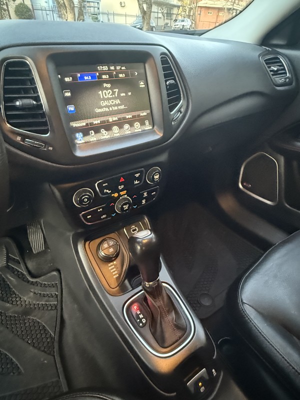 COMPASS 2.0 16V DIESEL TRAILHAWK 4X4 AUTOMÁTICO - 2017 - FARROUPILHA