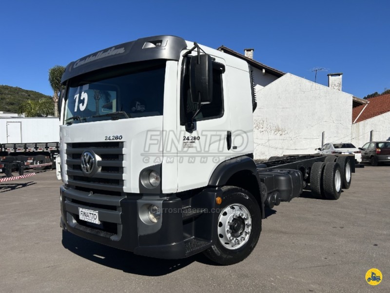 24-280 E CONSTELLATION 6X2