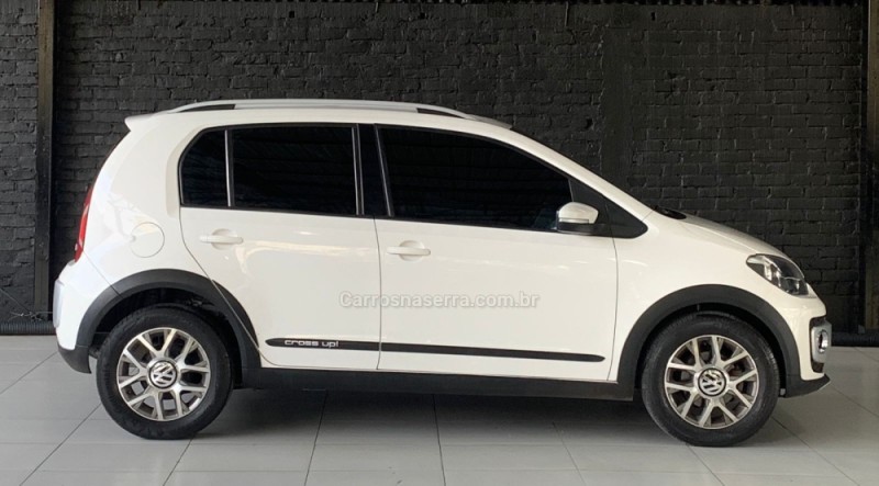 UP 1.0 CROSS T.FLEX 12V 4P MANUAL - 2016 - CAXIAS DO SUL