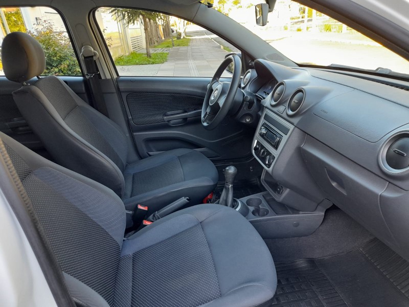 GOL 1.0 8V I-TRED FLEX 4P MANUAL - 2015 - FARROUPILHA