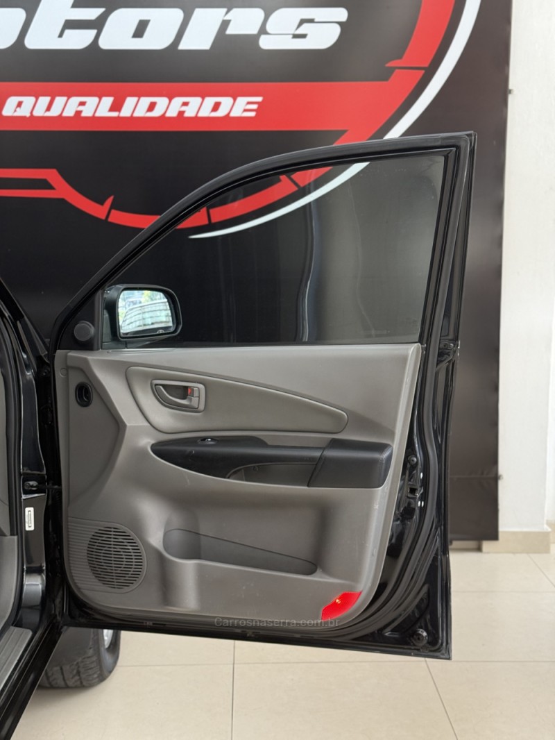 TUCSON 2.7 MPFI GLS 24V 180CV 4WD GASOLINA 4P AUTOMÁTICO - 2009 - FARROUPILHA