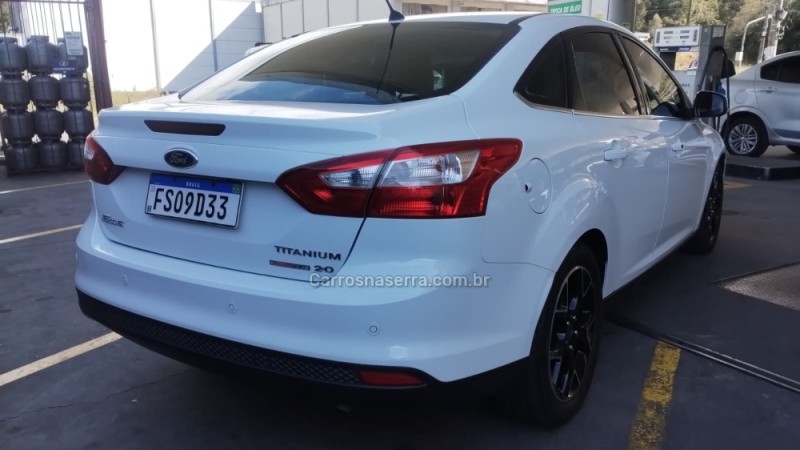 FOCUS 2.0 TITANIUM SEDAN 16V FLEX 4P AUTOMÁTICO - 2014 - CAXIAS DO SUL