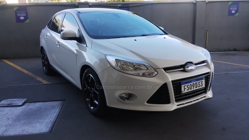 FOCUS 2.0 TITANIUM SEDAN 16V FLEX 4P AUTOMÁTICO - 2014 - CAXIAS DO SUL