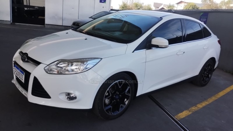 focus 2.0 titanium sedan 16v flex 4p automatico 2014 caxias do sul