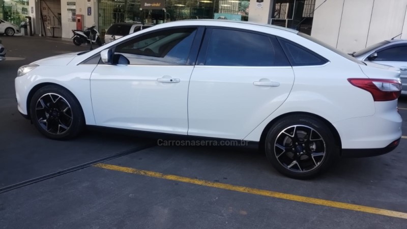 FOCUS 2.0 TITANIUM SEDAN 16V FLEX 4P AUTOMÁTICO - 2014 - CAXIAS DO SUL
