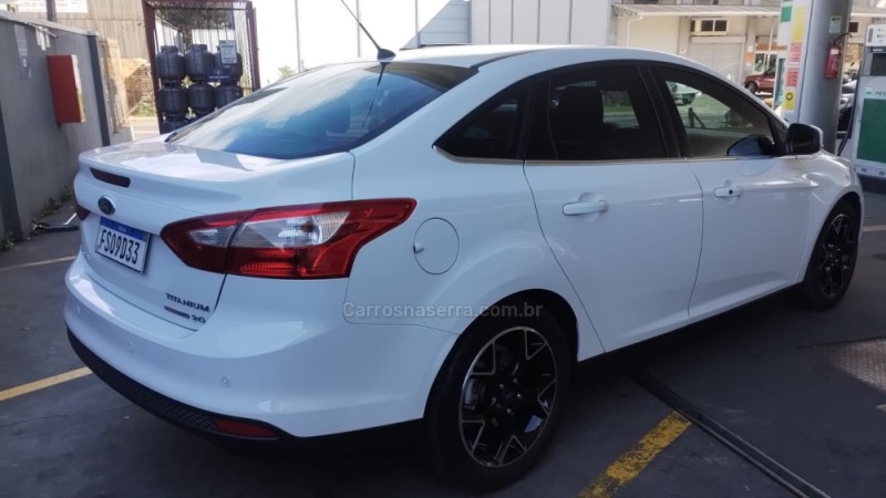 FOCUS 2.0 TITANIUM SEDAN 16V FLEX 4P AUTOMÁTICO - 2014 - CAXIAS DO SUL