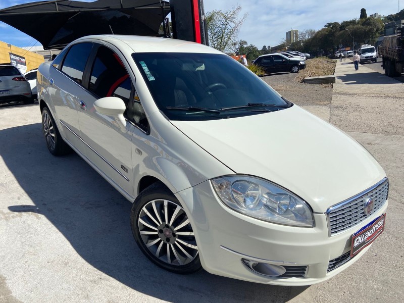 LINEA 1.8 ESSENCE 16V FLEX 4P MANUAL