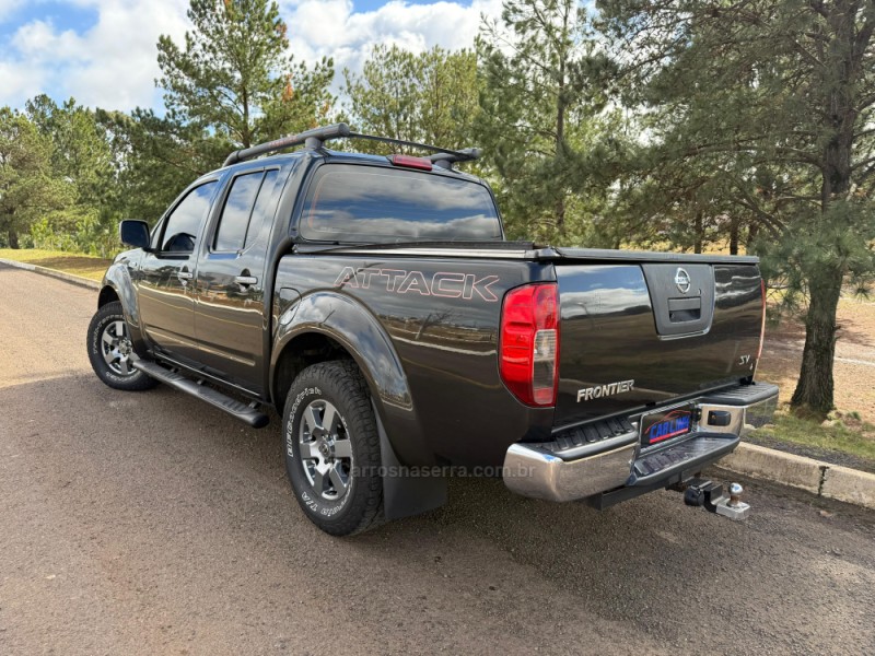 FRONTIER 2.5 SV ATTACK 4X4 CD TURBO ELETRONIC DIESEL 4P MANUAL - 2015 - VACARIA
