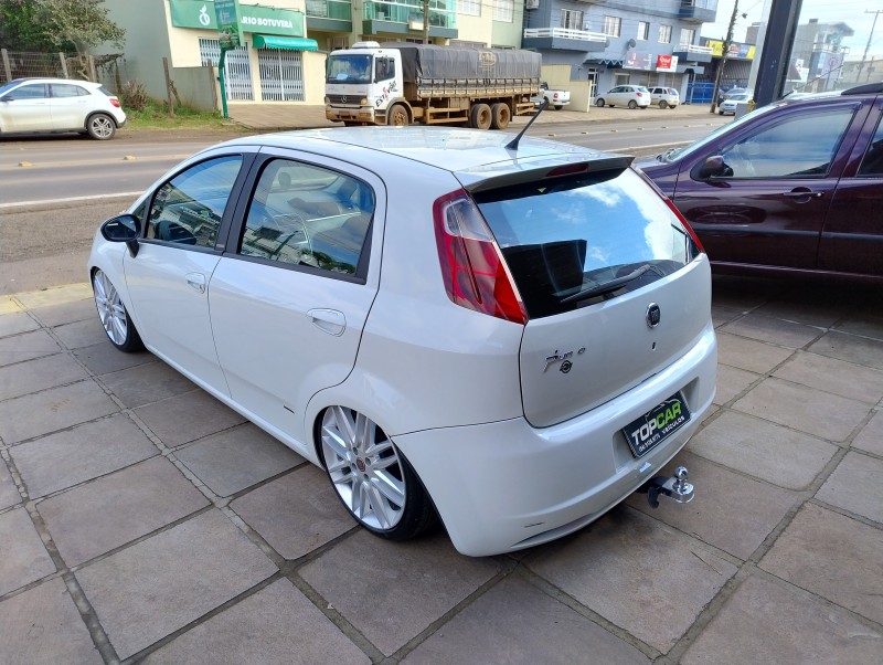 PUNTO 1.6 ESSENCE 16V FLEX 4P MANUAL - 2011 - VACARIA