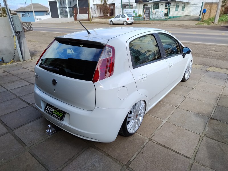 PUNTO 1.6 ESSENCE 16V FLEX 4P MANUAL - 2011 - VACARIA
