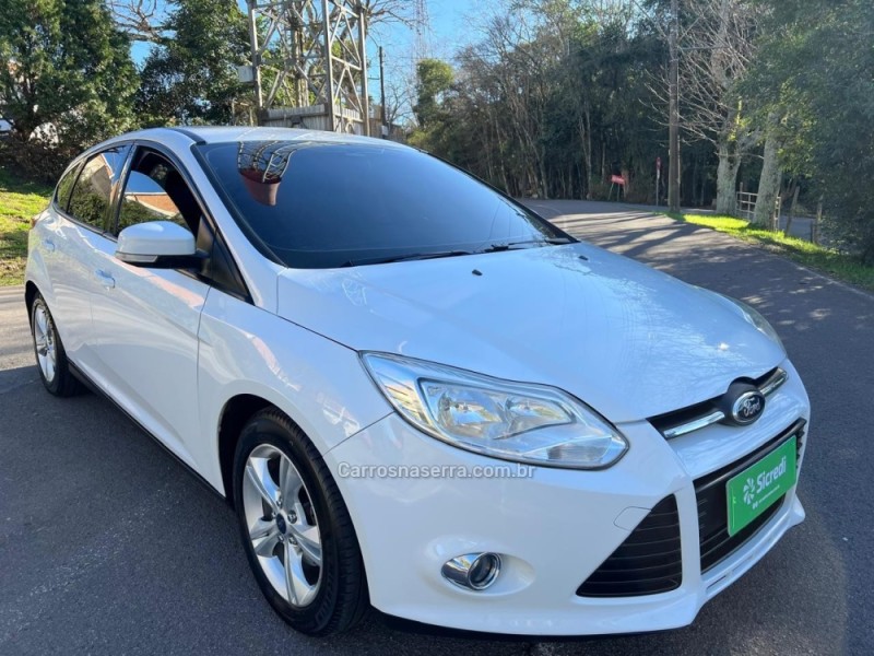 FOCUS 1.6 SE 16V FLEX 4P MANUAL - 2014 - BENTO GONçALVES