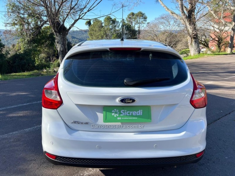 FOCUS 1.6 SE 16V FLEX 4P MANUAL - 2014 - BENTO GONçALVES