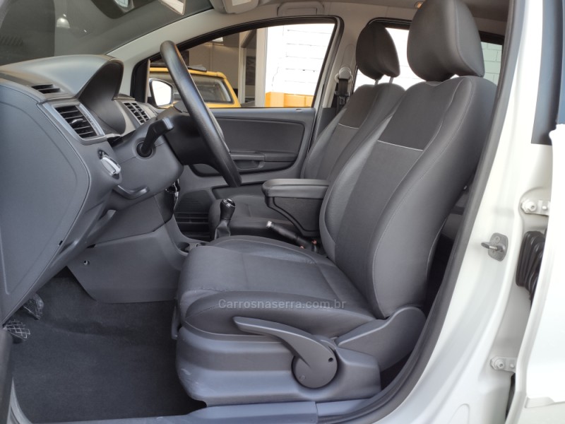 SPACEFOX 1.6 MI COMFORTLINE 8V FLEX 4P MANUAL - 2015 - VENâNCIO AIRES